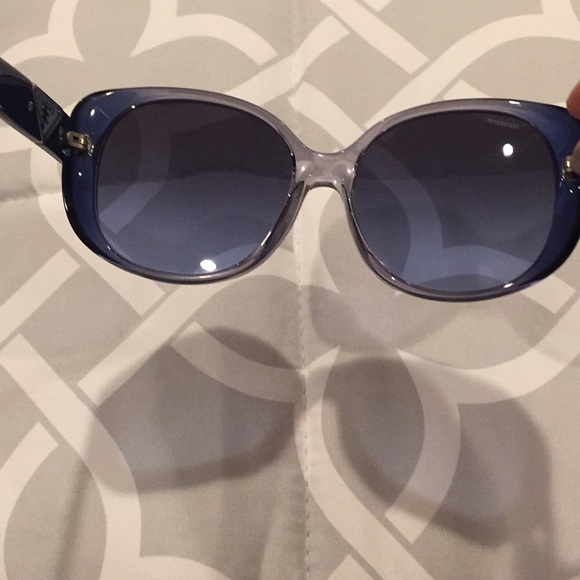 Prada sunglasses - Picture 5 of 8
